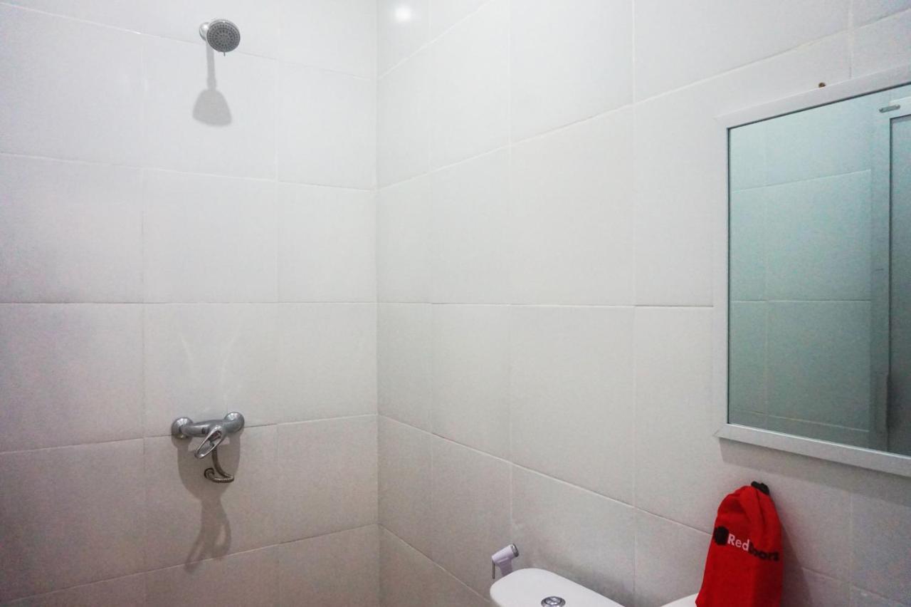 Reddoorz @ Jalan Tanjung Blitar Otel Dış mekan fotoğraf