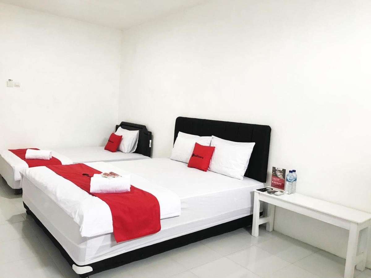 Reddoorz @ Jalan Tanjung Blitar Otel Dış mekan fotoğraf