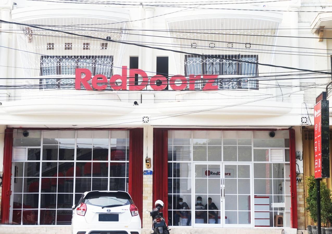 Reddoorz @ Jalan Tanjung Blitar Otel Dış mekan fotoğraf
